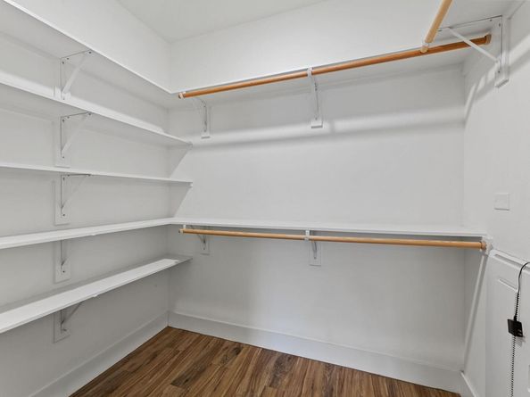 6444 Burnet RD 204, Austin TX 78757