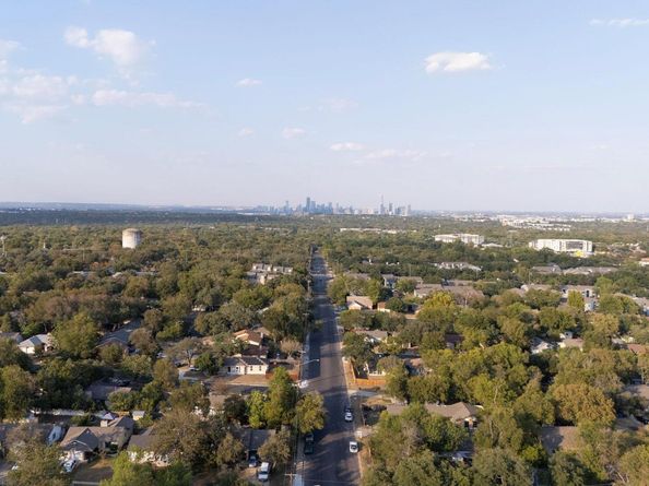 6911 Cooper LN, Austin TX 78745