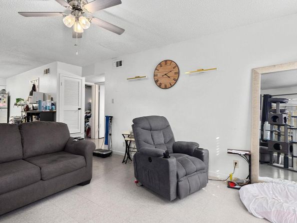 6911 Cooper LN, Austin TX 78745