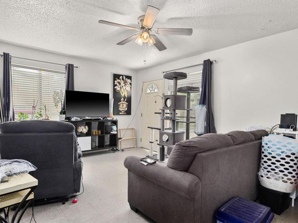 6911 Cooper LN, Austin TX 78745