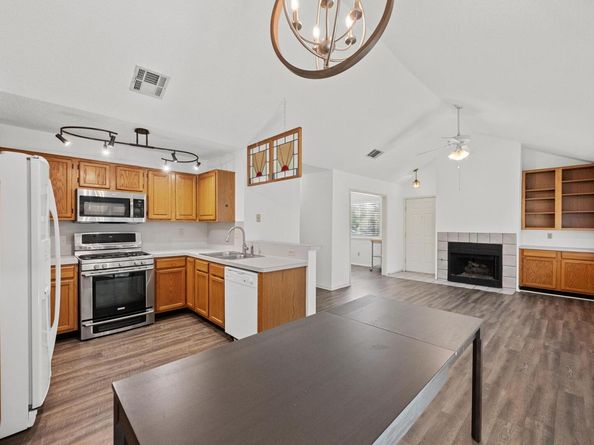 11901 Swearingen DR 39, Austin TX 78758