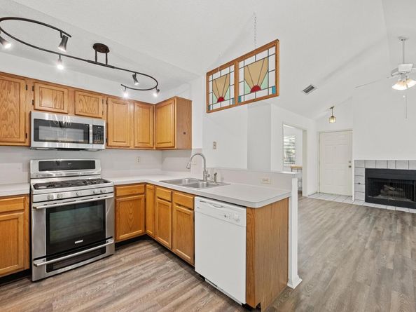 11901 Swearingen DR 39, Austin TX 78758