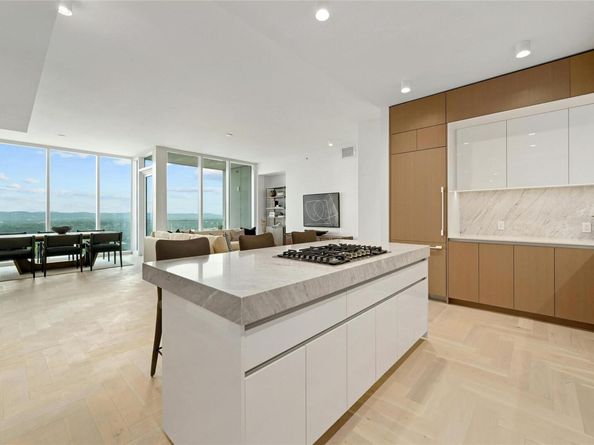 313 W 17th ST 2204, Austin TX 78701