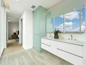 313 W 17th ST 2204, Austin TX 78701