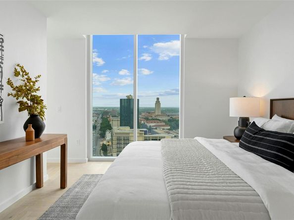 313 W 17th ST 2204, Austin TX 78701
