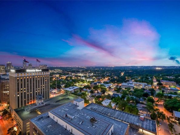 313 W 17th ST 2204, Austin TX 78701