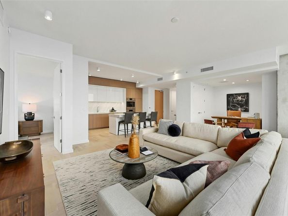313 W 17th ST 2204, Austin TX 78701