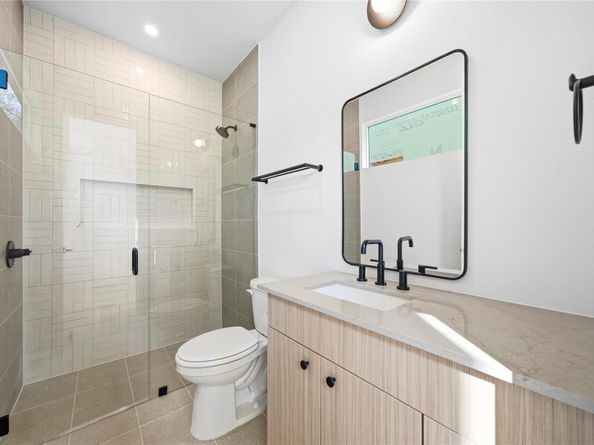 10813 Hermosillo DR 1005, Austin TX 78758