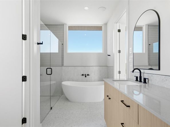 10813 Hermosillo DR 1005, Austin TX 78758