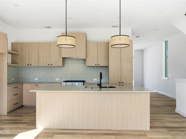 10813 Hermosillo DR 1005, Austin TX 78758