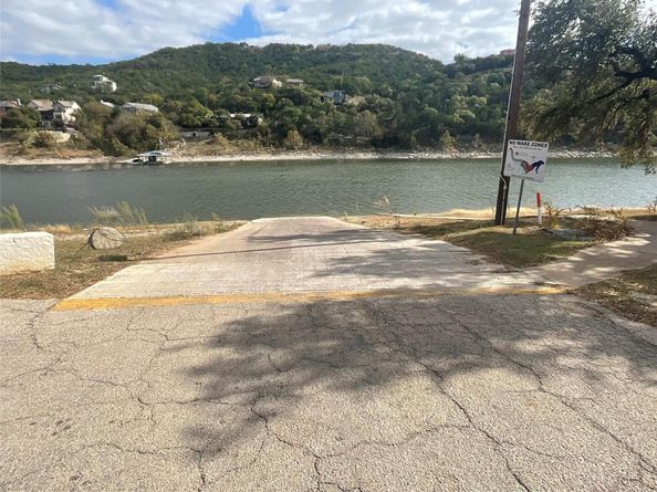 18302 Red Bud LN, Jonestown TX 78645