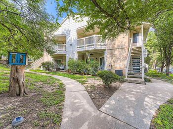 2450 Wickersham LN