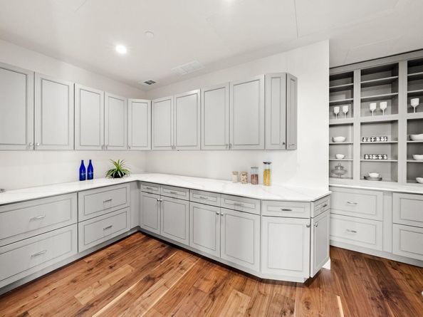 44 East Ave 4502, Austin TX 78701