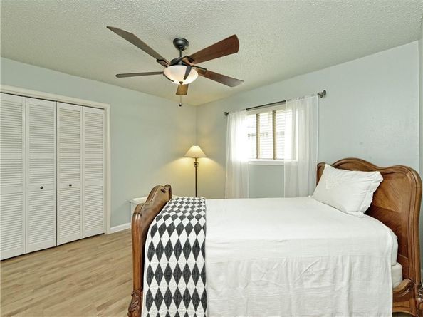 9804 Parkfield DR, Austin TX 78758