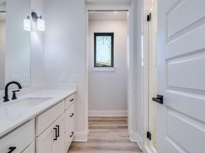 206 E Wonsley DR A, Austin TX 78753