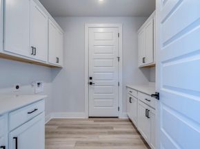 206 E Wonsley DR A, Austin TX 78753