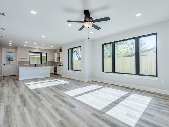 206 E Wonsley DR A, Austin TX 78753
