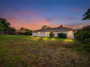 205 Sunshine DR, Georgetown TX 78628