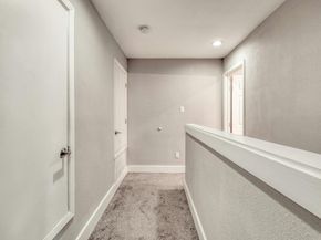 935 La Posada DR 212, Austin TX 78752