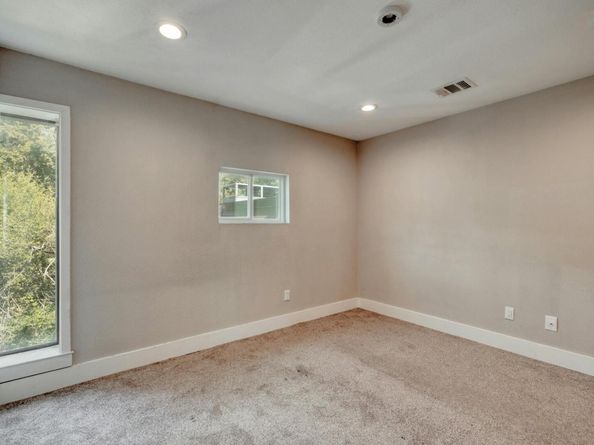 935 La Posada DR 212, Austin TX 78752