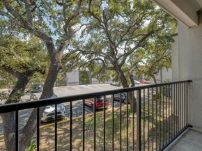 935 La Posada DR 212, Austin TX 78752