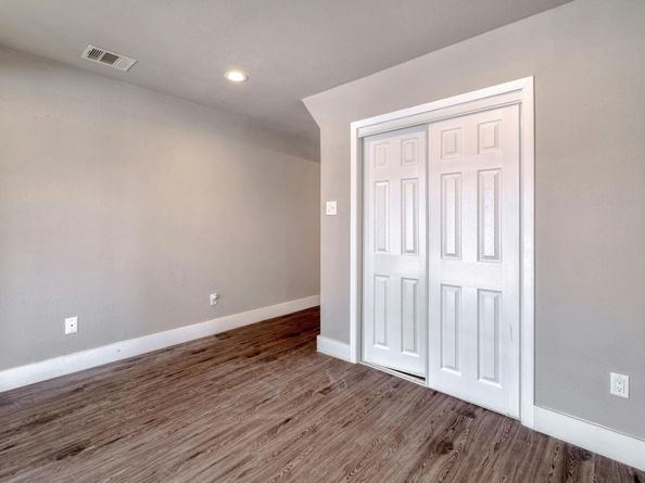 935 La Posada DR 212, Austin TX 78752