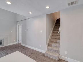 935 La Posada DR 212, Austin TX 78752