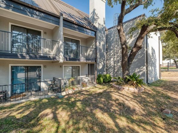 935 La Posada DR 212, Austin TX 78752