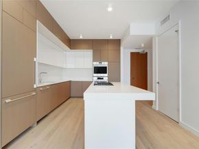 313 W 17th ST 1703, Austin TX 78701