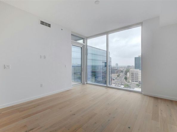 313 W 17th ST 1703, Austin TX 78701