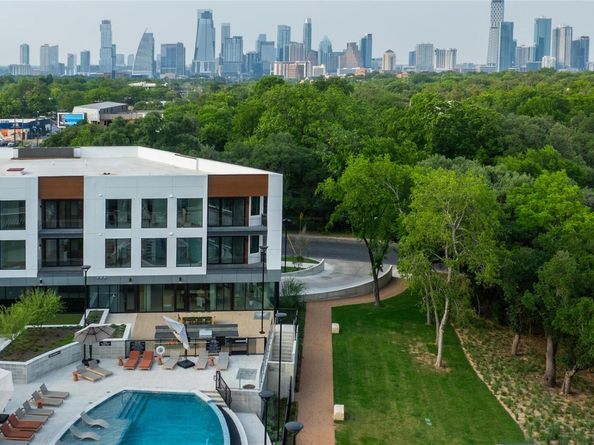 2209 S 1st ST 403, Austin TX 78704