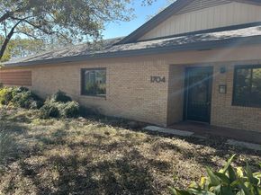 1704 S Church ST, Georgetown TX 78626