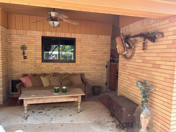 1704 S Church ST, Georgetown TX 78626