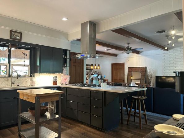 1704 S Church ST, Georgetown TX 78626