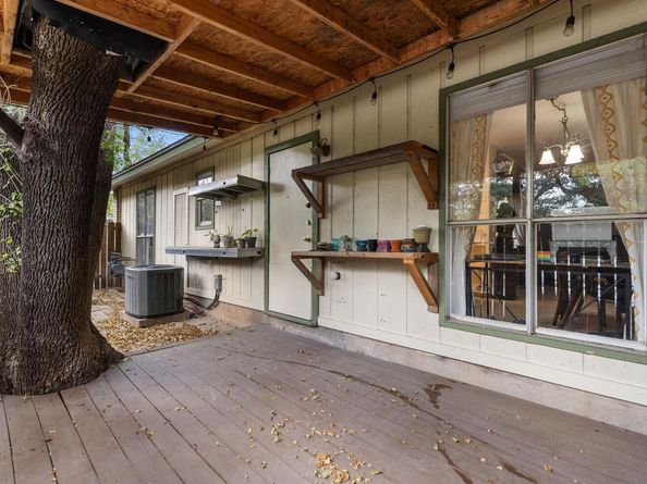 7001 Cooper LN, Austin TX 78745