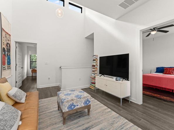 6409 Berkman DR 9, Austin TX 78723