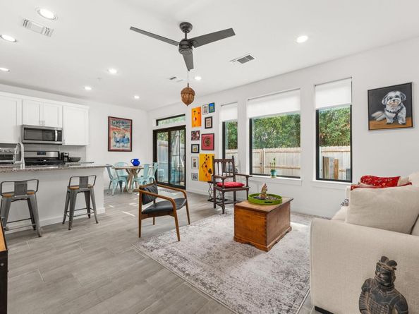 6409 Berkman DR 9, Austin TX 78723