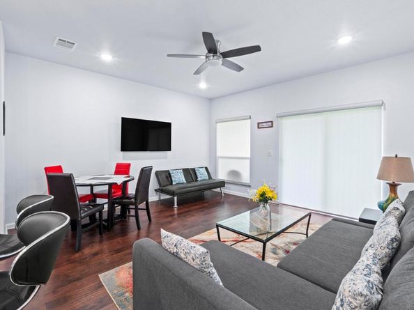 602 Delmar Ave B, Austin TX 78752