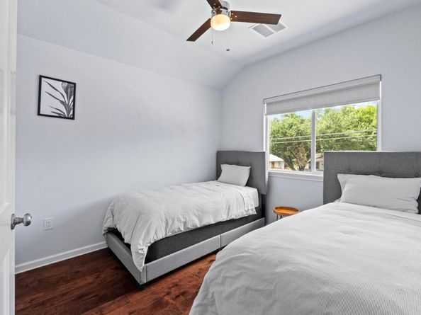 602 Delmar Ave B, Austin TX 78752
