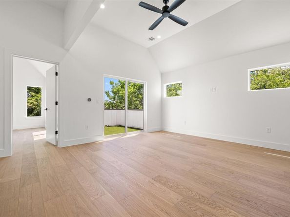 1305 Walnut Ave, Austin TX 78702