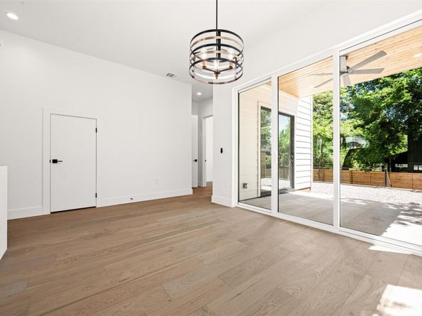 1305 Walnut Ave, Austin TX 78702