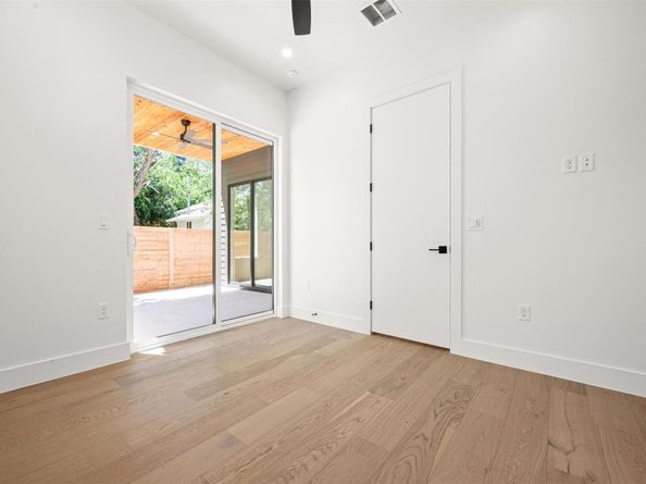 1305 Walnut Ave, Austin TX 78702