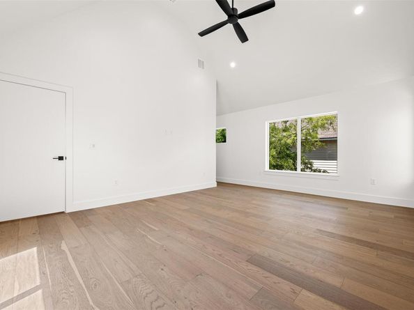 1305 Walnut Ave, Austin TX 78702