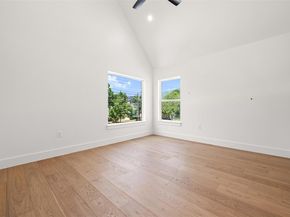 1305 Walnut Ave, Austin TX 78702