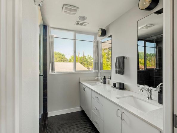 2705 Lyons RD, Austin TX 78702