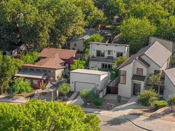 2705 Lyons RD, Austin TX 78702