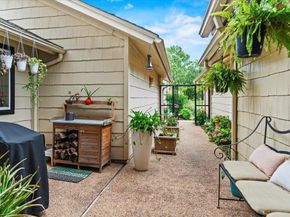 10920 Crown Colony DR C, Austin TX 78747