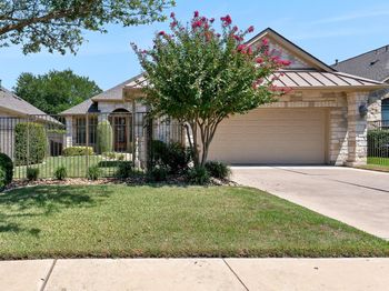 2504 Moray LN