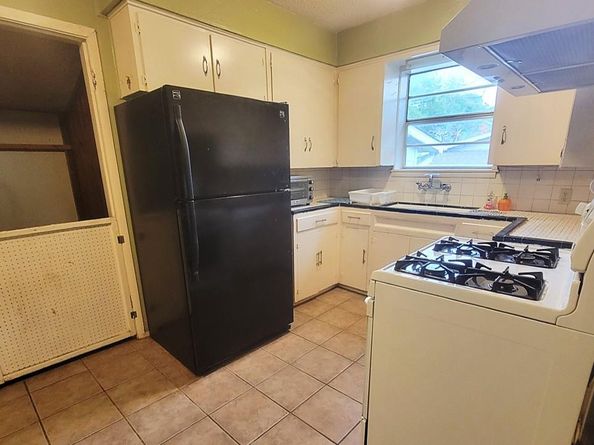 1028 Ellingson LN, Austin TX 78751