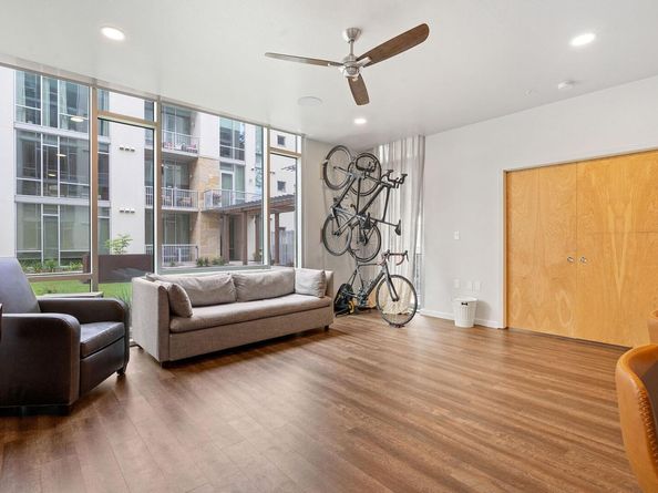 1600 Barton Springs RD 2102, Austin TX 78704
